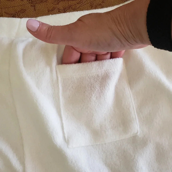 *LA VIE EN ROSE, NWT, Mini Sherpa Short, Size M, Snow white - Picture 8 of 8